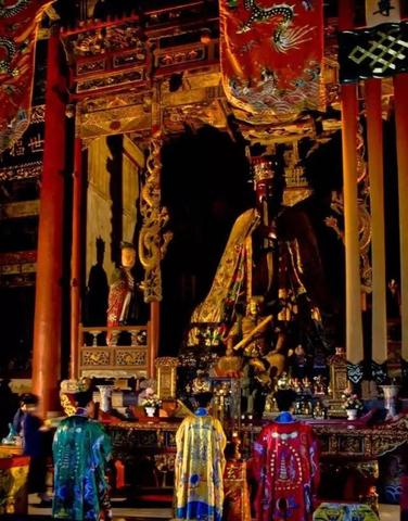 道教神仙体系的结构：从“道”到“俗”的神圣秩序构建