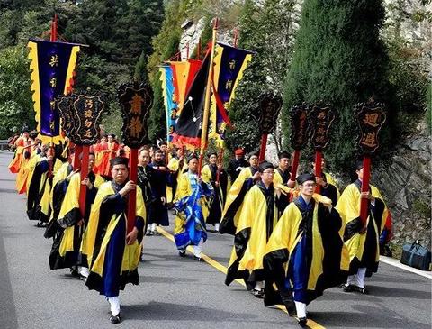 道教仪式的历史演变：从原始信仰到文化符号的千年脉络